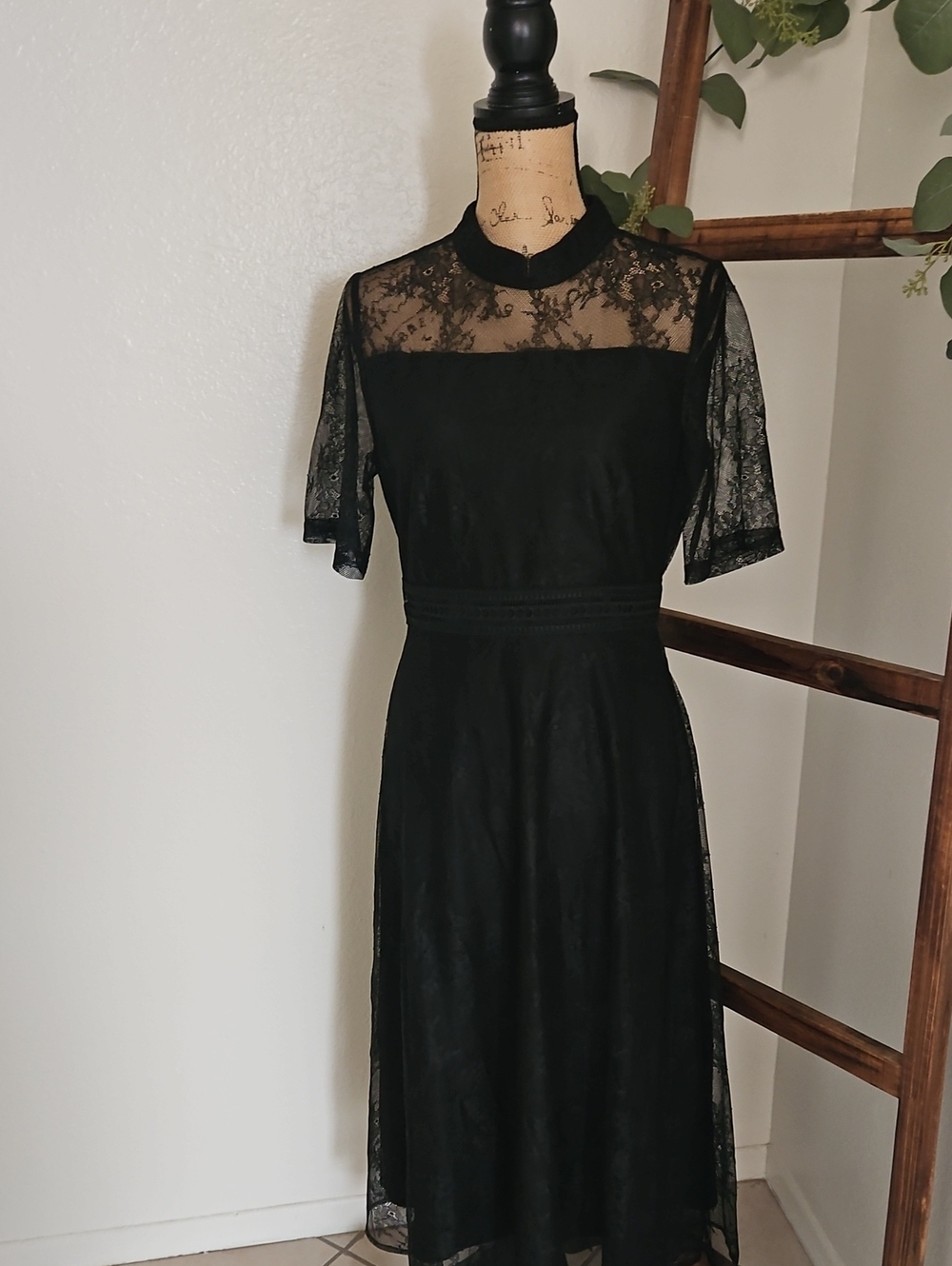 Size M Womens Black Lace Midi Dress with Sheer Yoke